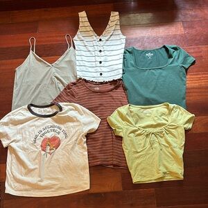 Summer tops! 2 tanks & 4 tees. More info below.